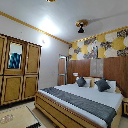 Hotel Swarajya Palace Agra  Buitenkant foto
