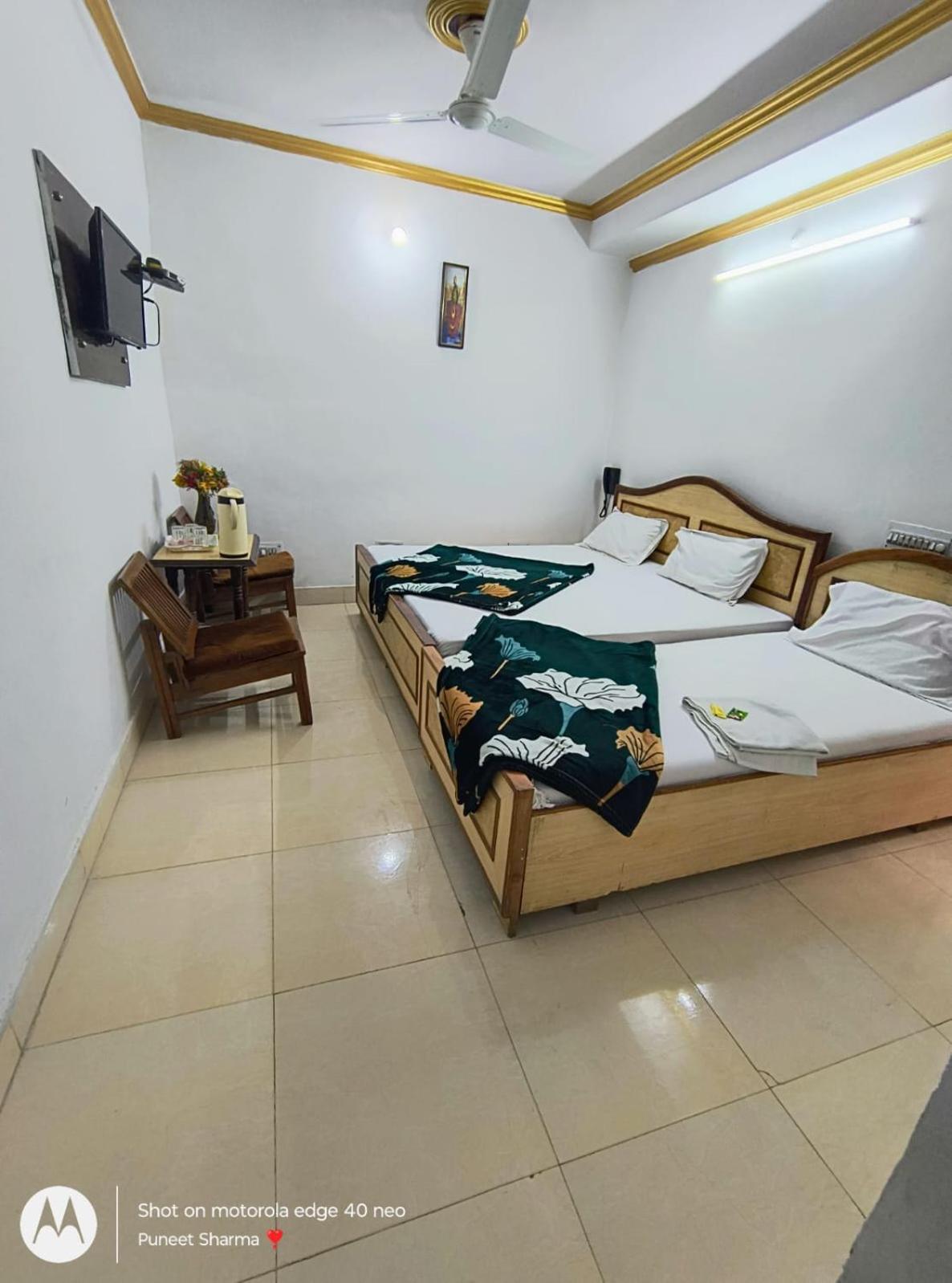 Hotel Swarajya Palace Agra  Buitenkant foto