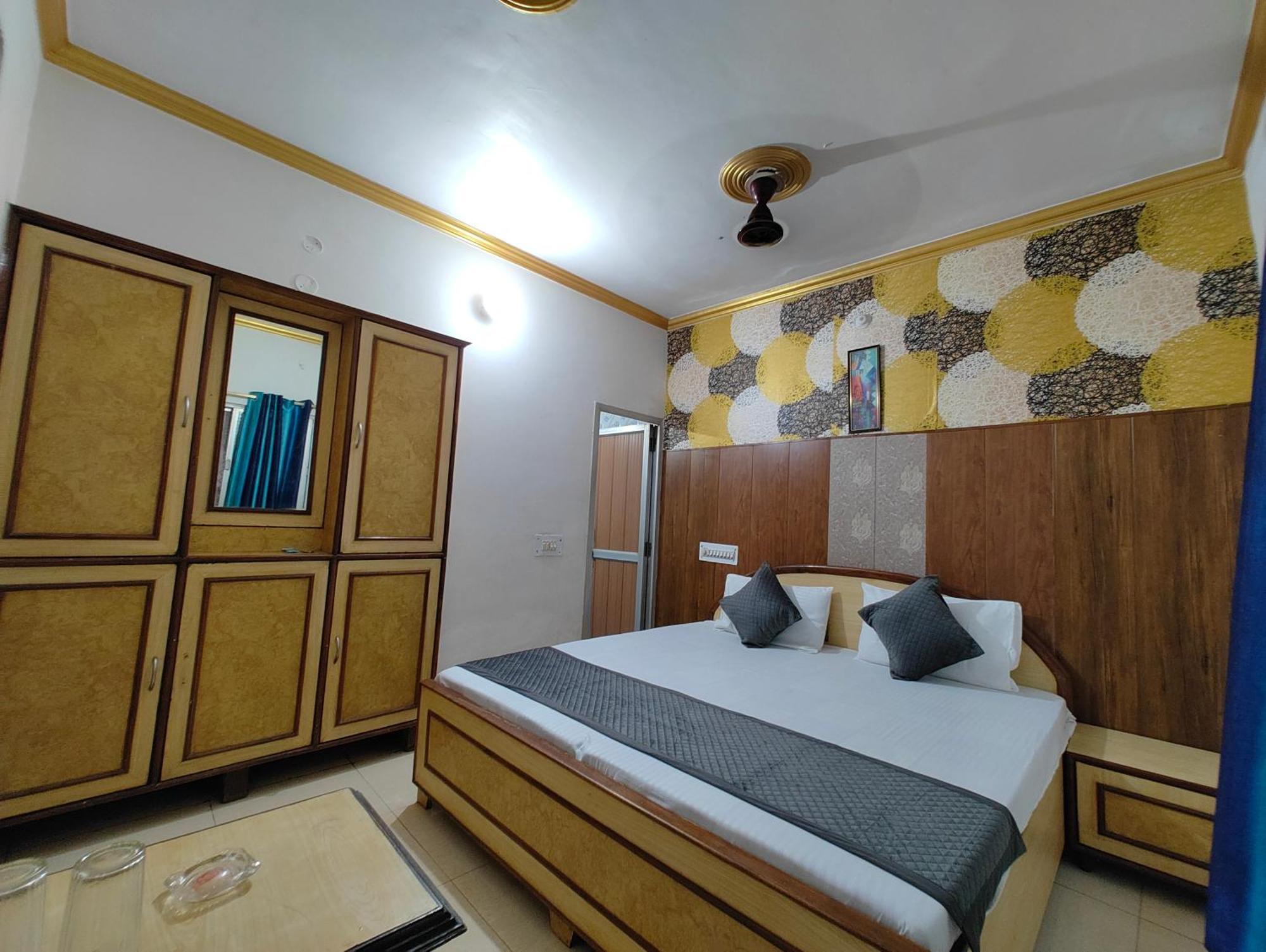 Hotel Swarajya Palace Agra  Buitenkant foto