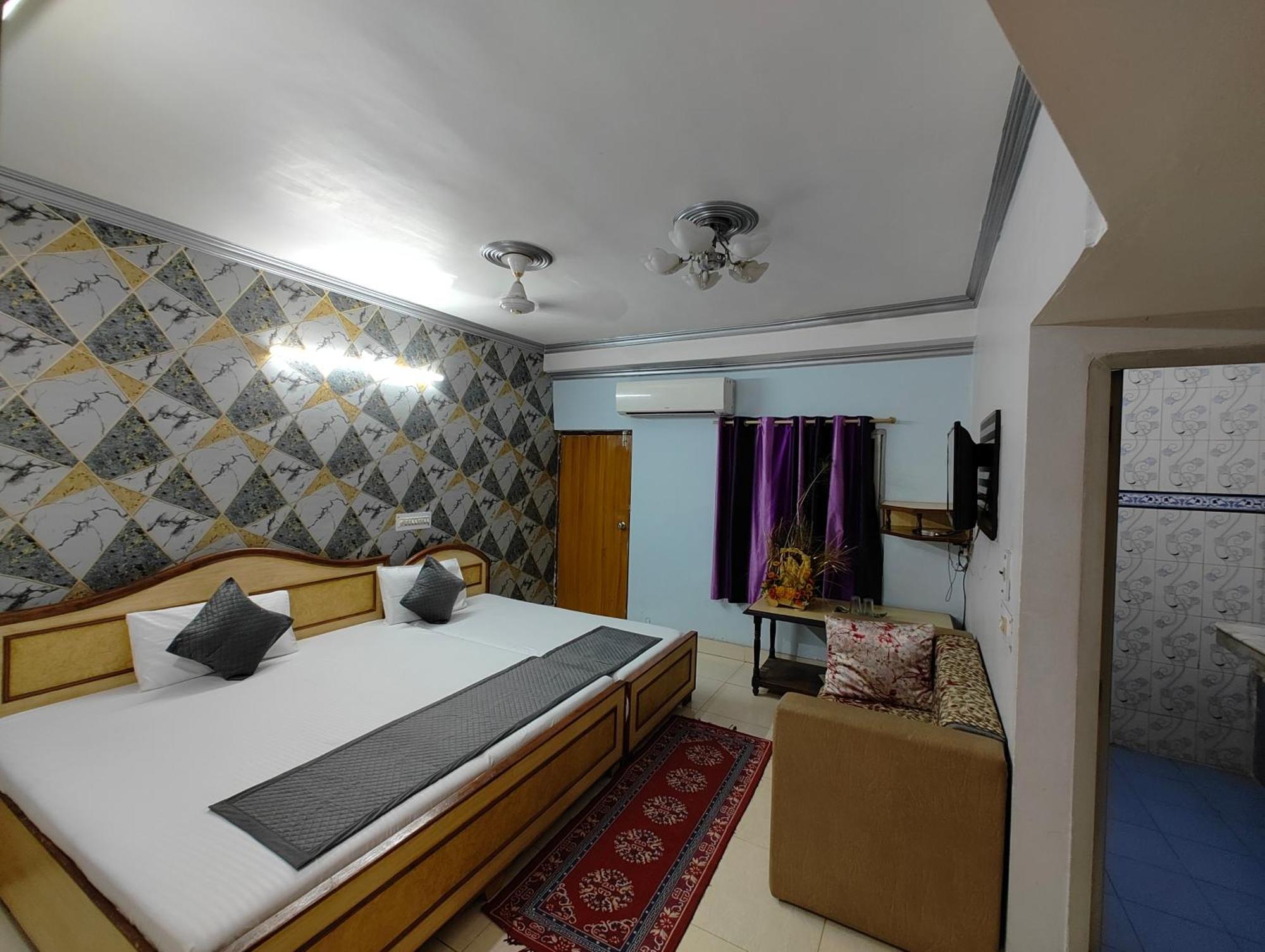 Hotel Swarajya Palace Agra  Buitenkant foto